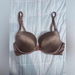 Brassière brune 32 D Push up ( Senza )